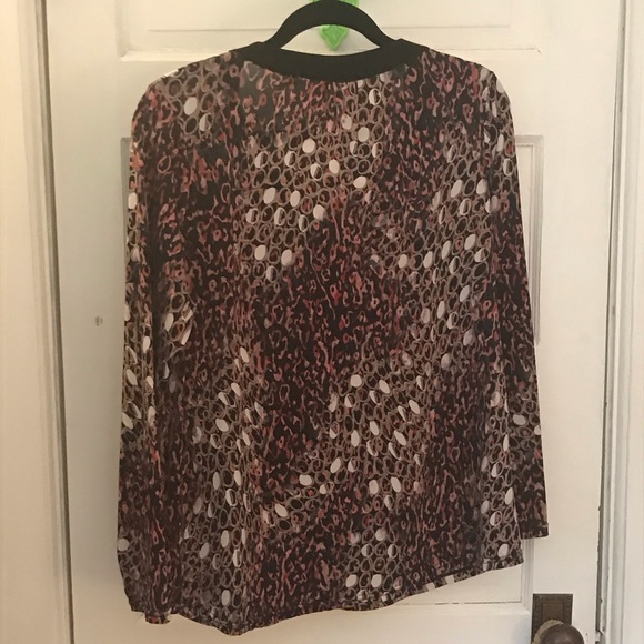 Silky V neck top- French designer - Picture 5 of 6